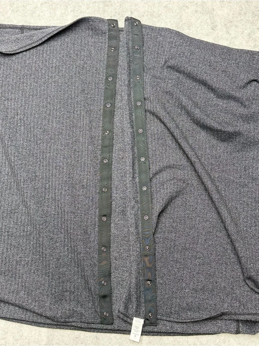 Lululemon Vinyasa Scarf Herringbone Black Gray Snap Wrap Convertible Infinity OS
